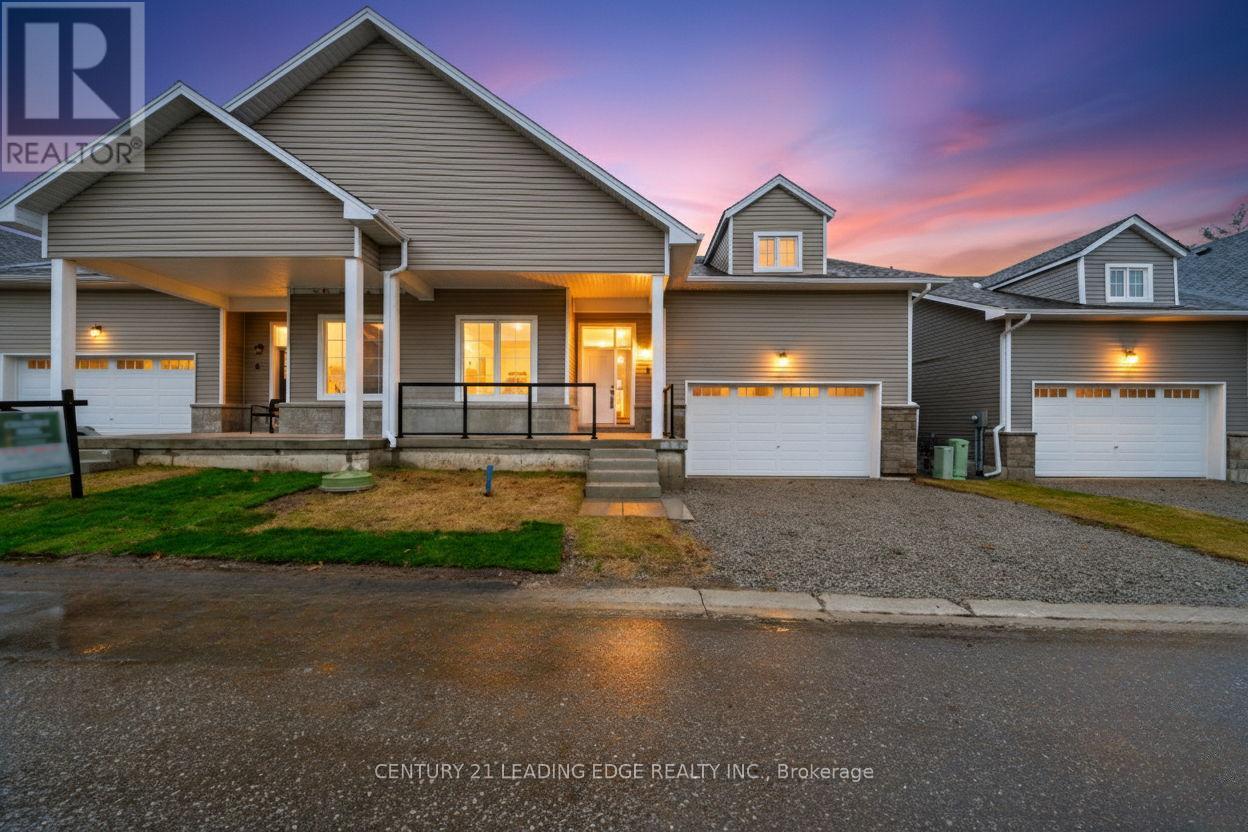 8 Turnberry Court, Bracebridge, Ontario  P1L 0N5 - Photo 1 - X12708434