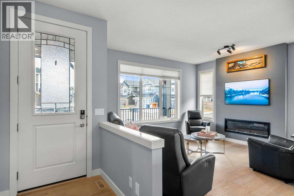 3 Sundown Manor, Cochrane, Alberta  T4C 2T3 - Photo 3 - A2278920