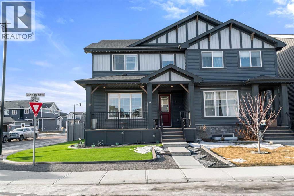 3 Sundown Manor, Cochrane, Alberta  T4C 2T3 - Photo 2 - A2278920