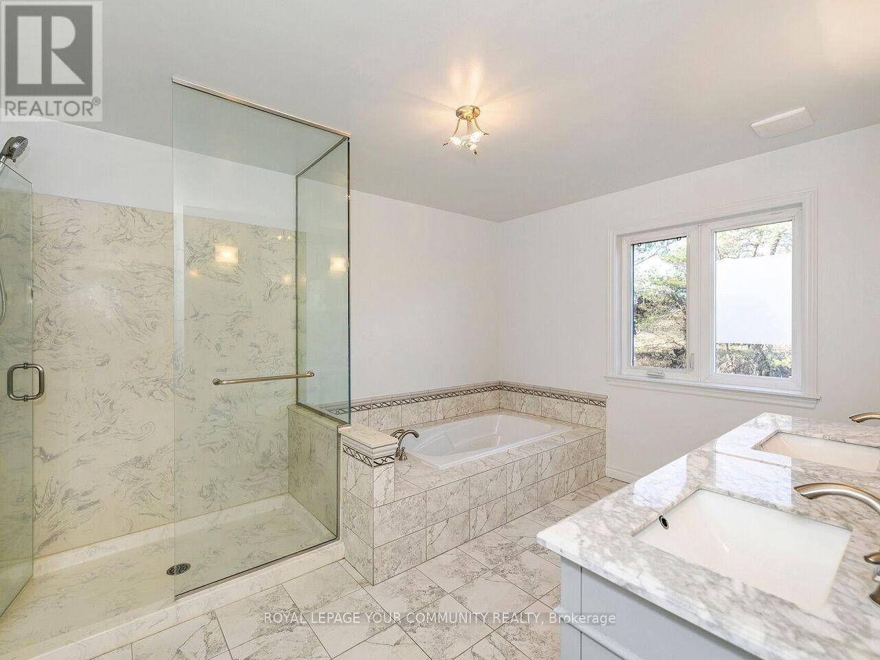 4800 Herald Road, East Gwillimbury, Ontario  L0G 1M0 - Photo 13 - N12674888