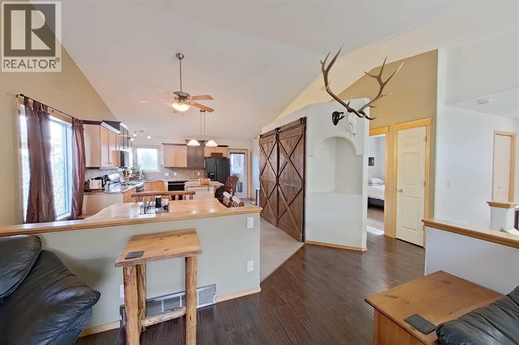 145 Blackfoot Circle W, Lethbridge, Alberta  T1K 7T4 - Photo 5 - A2269365