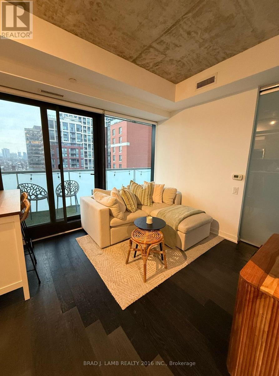 1105 - 11 Charlotte Street, Toronto, Ontario  M5V 2H5 - Photo 2 - C12708554