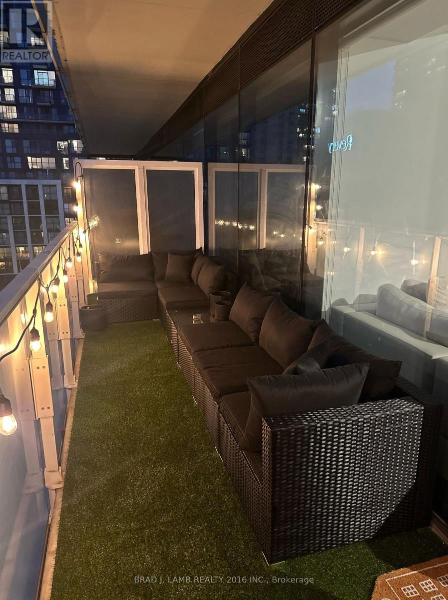 1105 - 11 Charlotte Street, Toronto, Ontario  M5V 2H5 - Photo 8 - C12708554