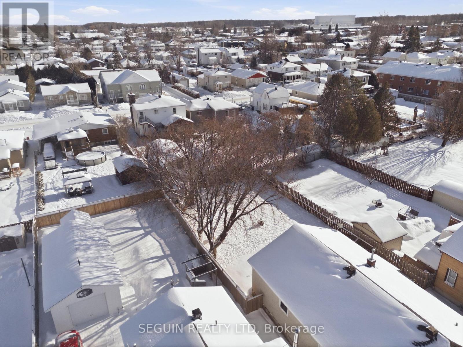 333-335 Cameron Street, Hawkesbury, Ontario  K6A 2B3 - Photo 6 - X12708466