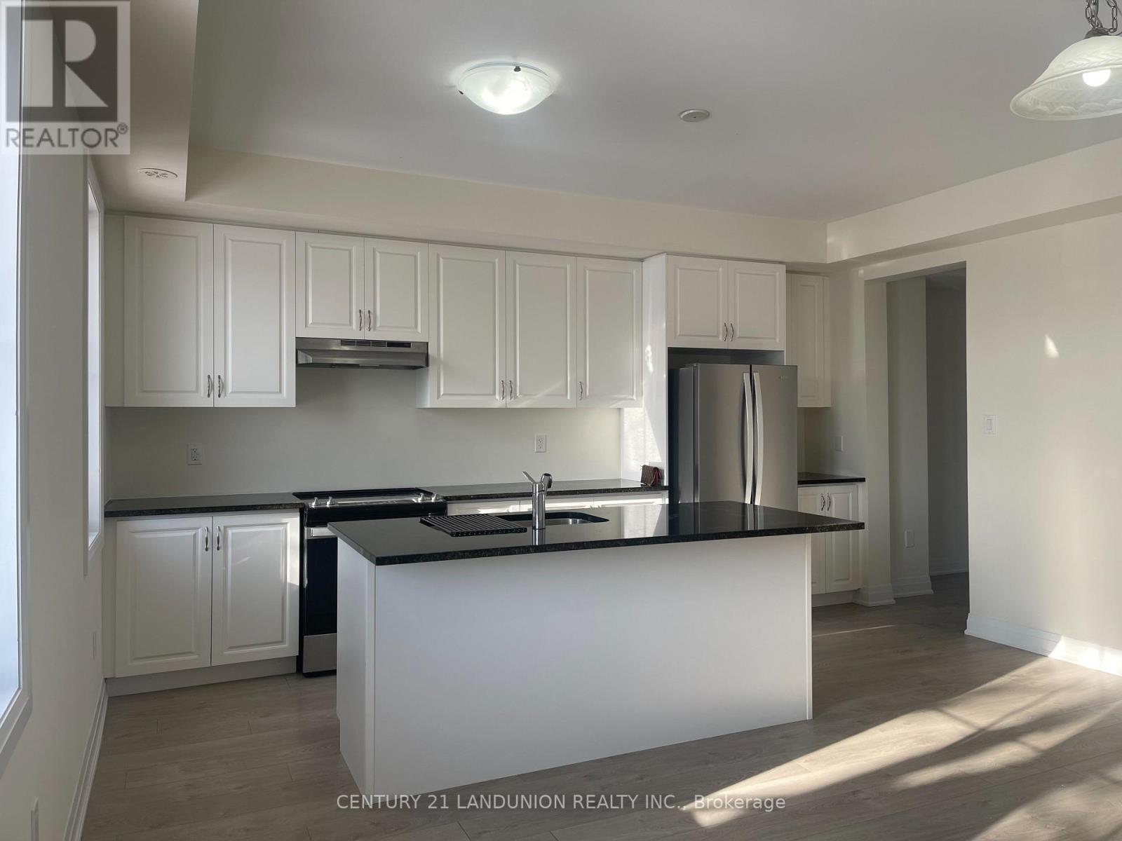 17 Mcconaghy Court, Vaughan, Ontario  L6A 5C1 - Photo 17 - N12708462