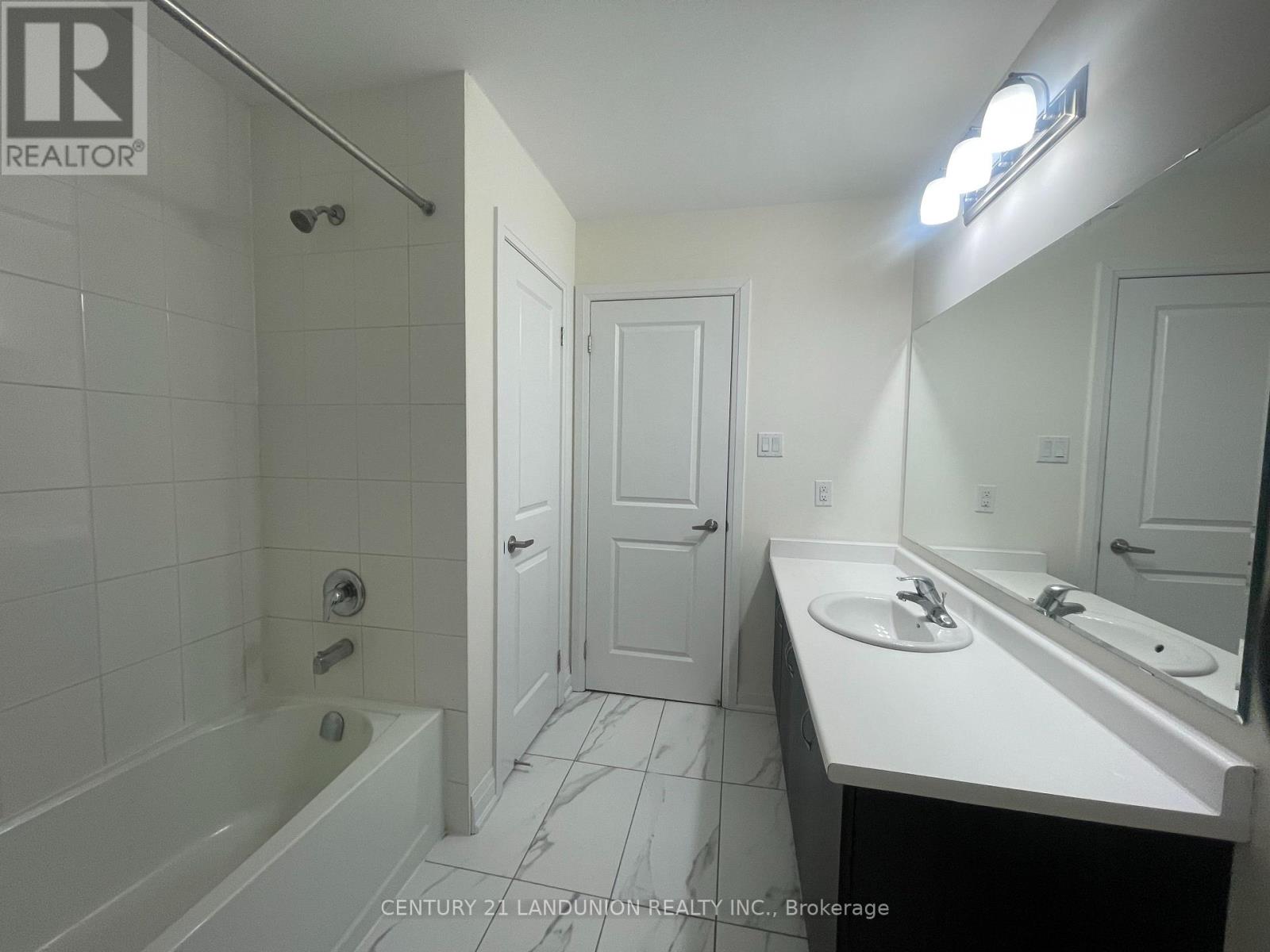 17 Mcconaghy Court, Vaughan, Ontario  L6A 5C1 - Photo 25 - N12708462