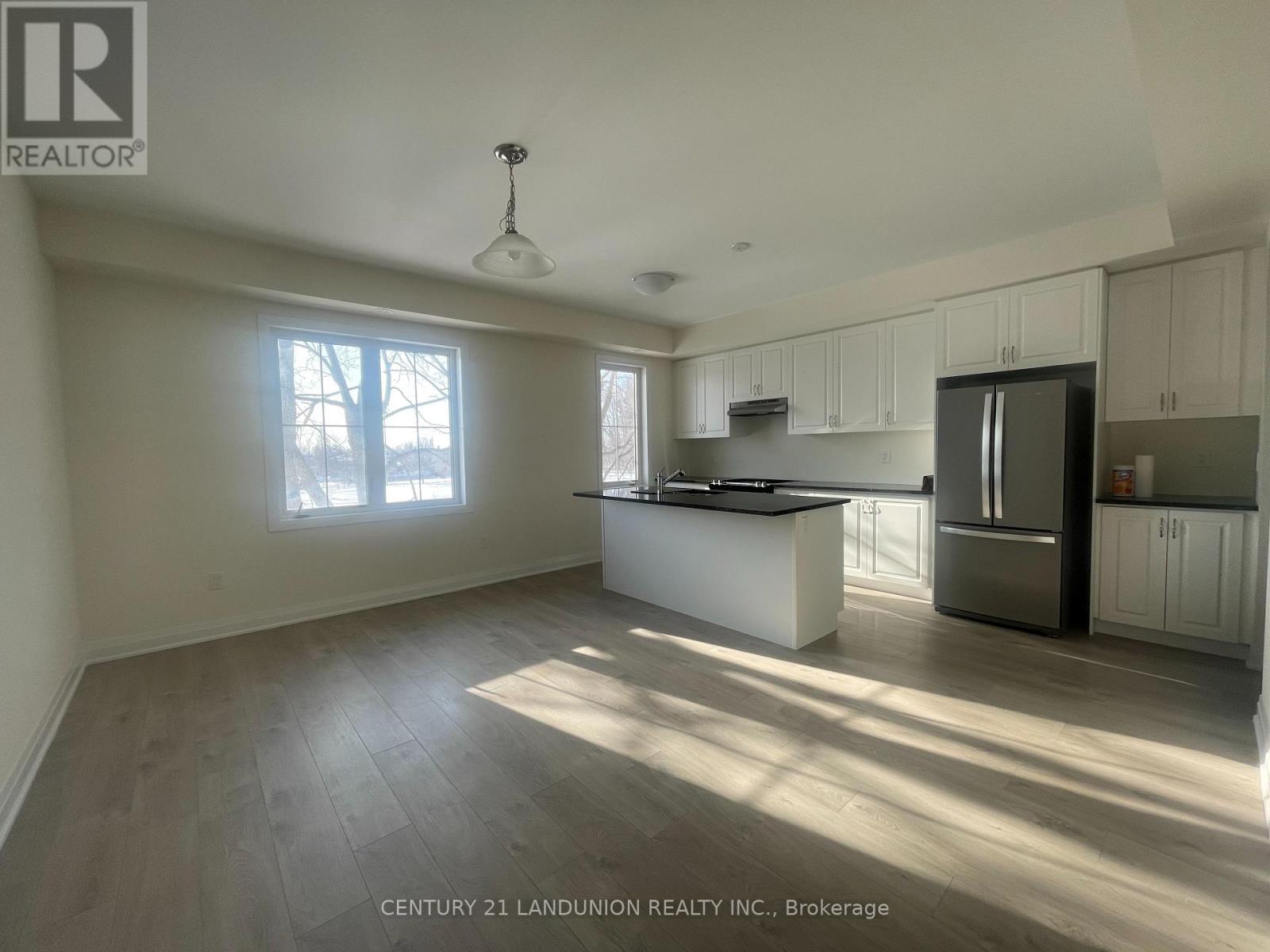 17 Mcconaghy Court, Vaughan, Ontario  L6A 5C1 - Photo 5 - N12708462