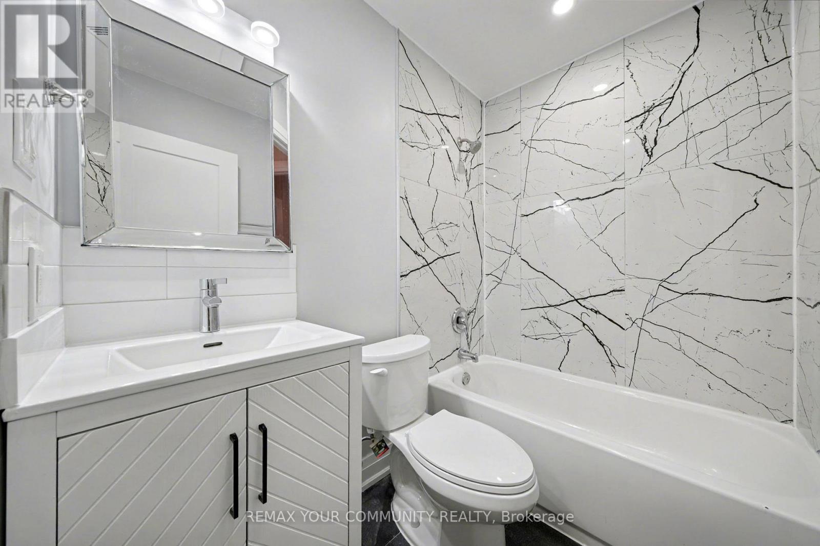 207 - 21028 Dalton Road, Georgina, Ontario  L0E 1L0 - Photo 13 - N12708490