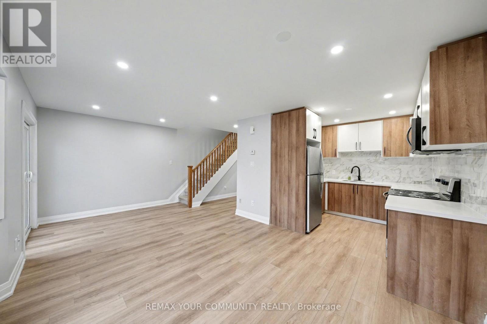 207 - 21028 Dalton Road, Georgina, Ontario  L0E 1L0 - Photo 5 - N12708490