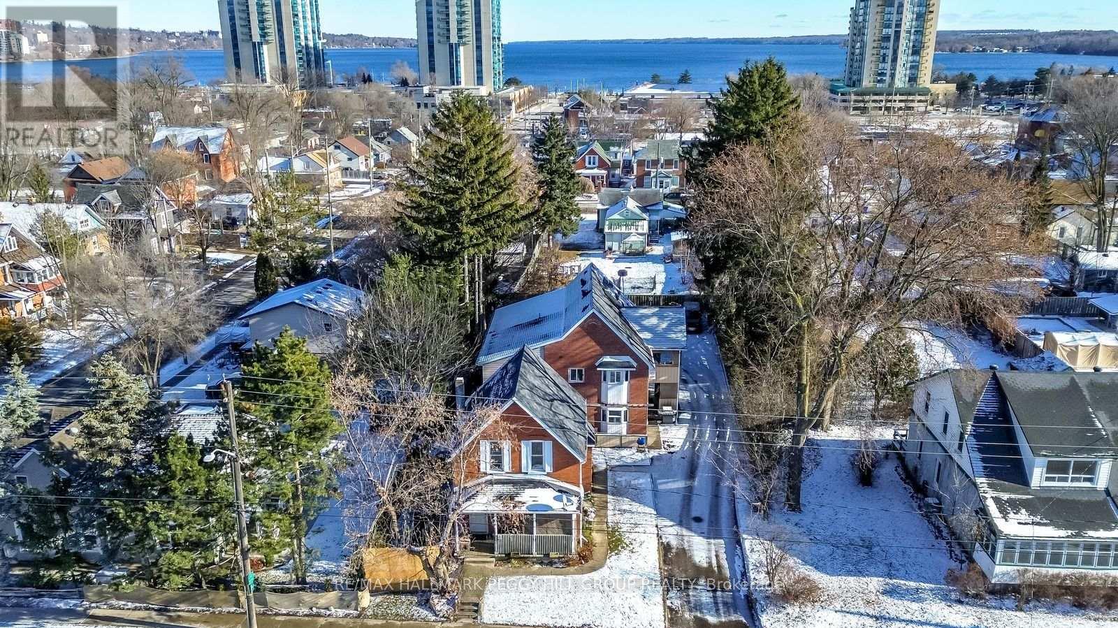 81 Innisfil Street, Barrie (Sanford), Ontario  L4N 3E3 - Photo 1 - S12708440