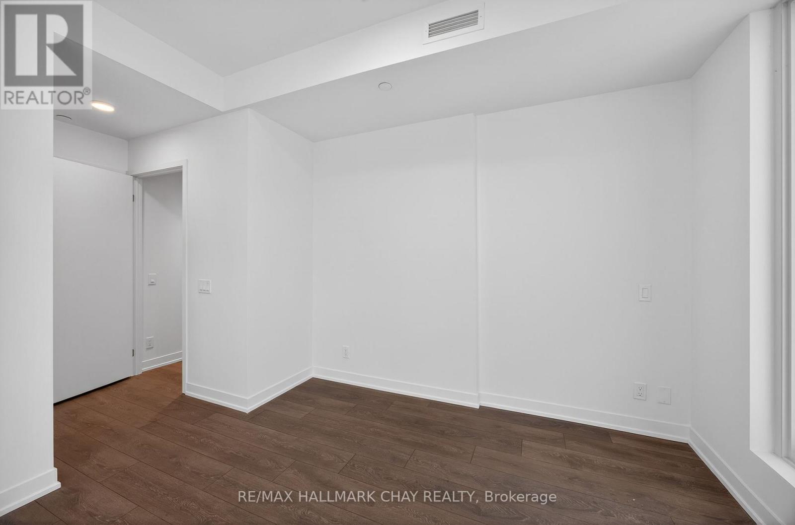 1902 - 39 Mary Street, Barrie (City Centre), Ontario  L4N 1S9 - Photo 11 - S12708472