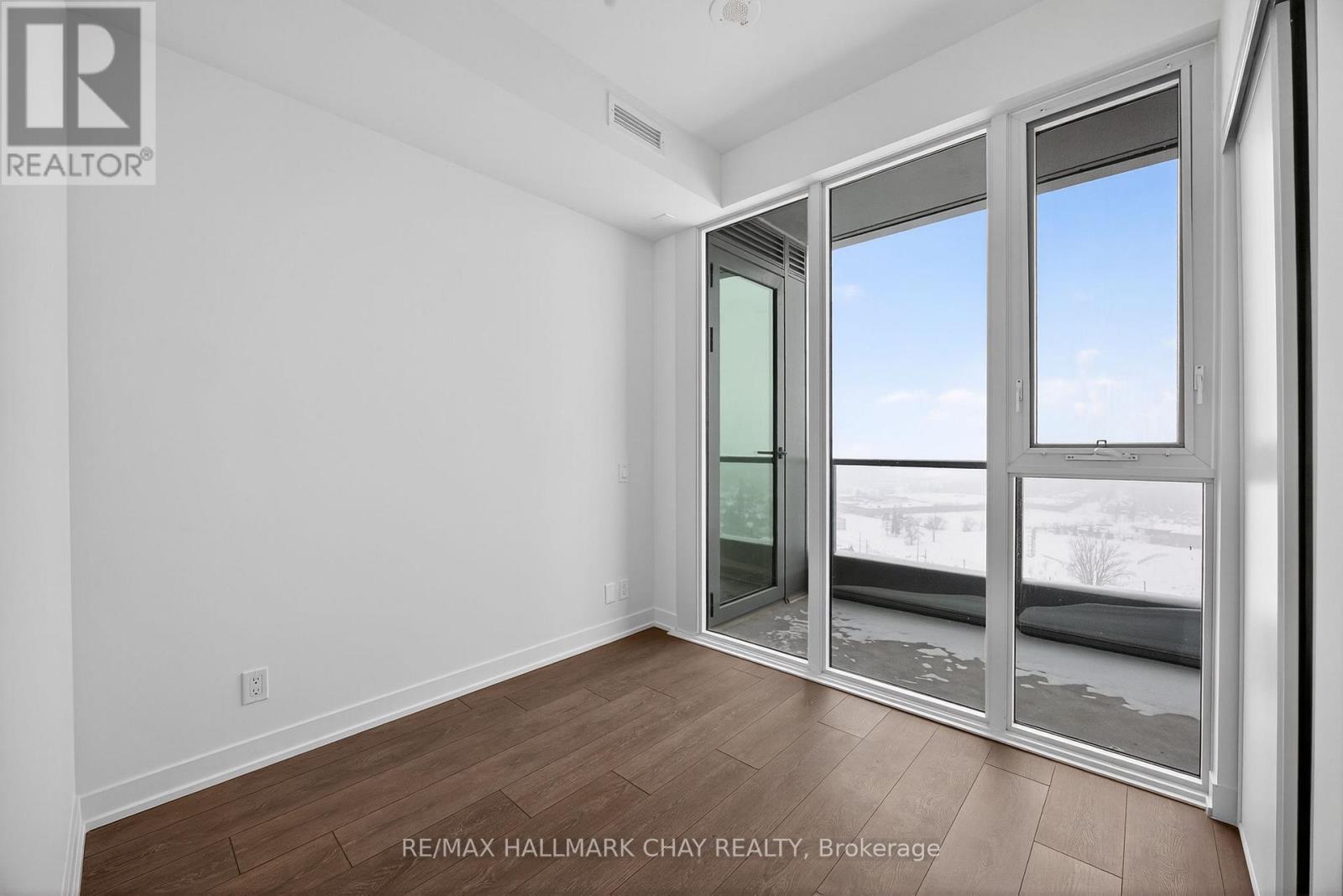 1902 - 39 Mary Street, Barrie (City Centre), Ontario  L4N 1S9 - Photo 14 - S12708472