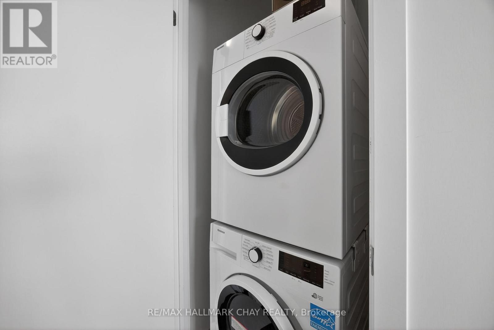 1902 - 39 Mary Street, Barrie (City Centre), Ontario  L4N 1S9 - Photo 16 - S12708472