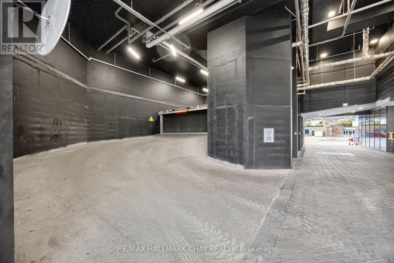 1902 - 39 Mary Street, Barrie (City Centre), Ontario  L4N 1S9 - Photo 22 - S12708472