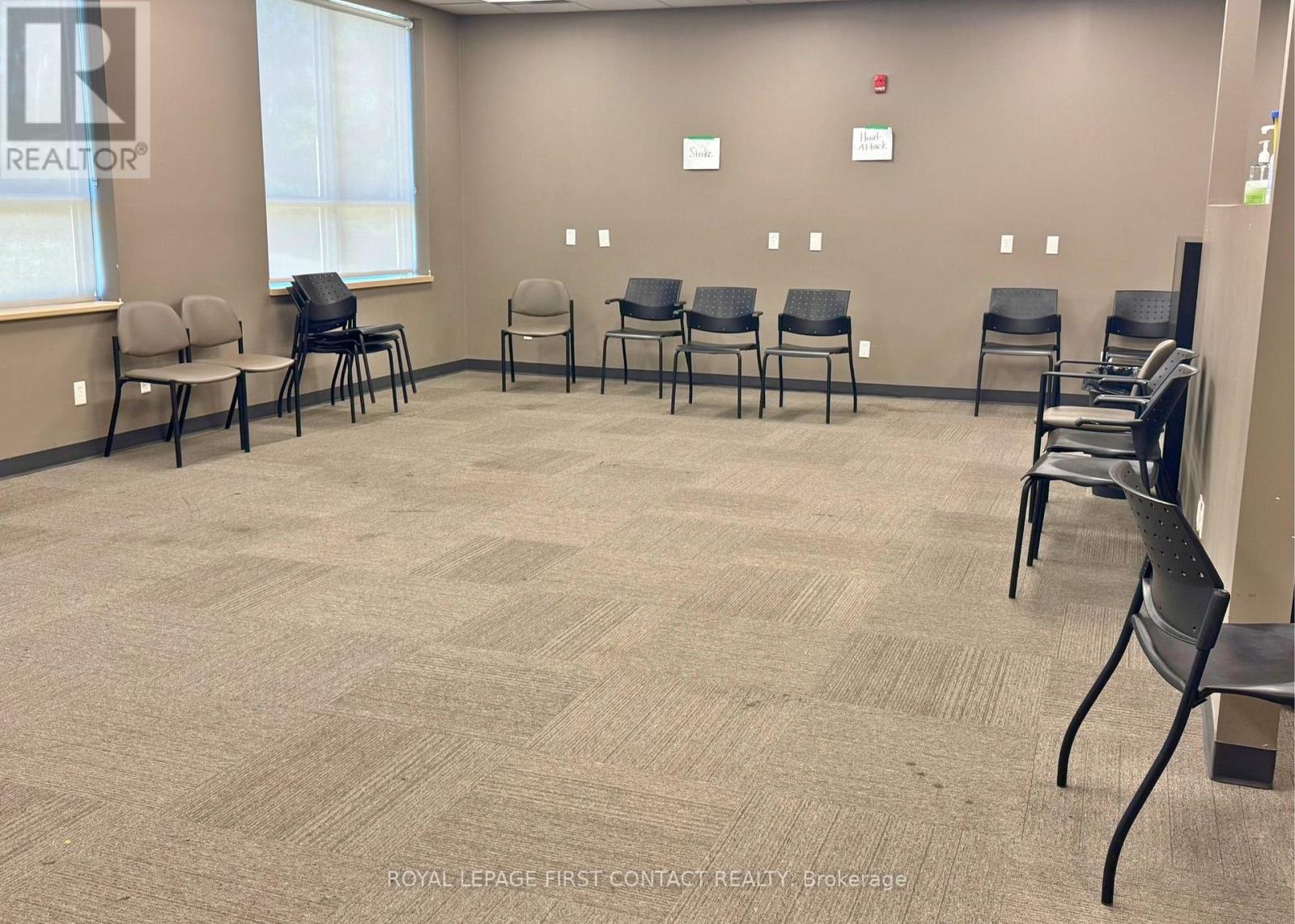 201 - 11 Lakeside Terrace, Barrie, Ontario  L4M 0H9 - Photo 4 - S12330865