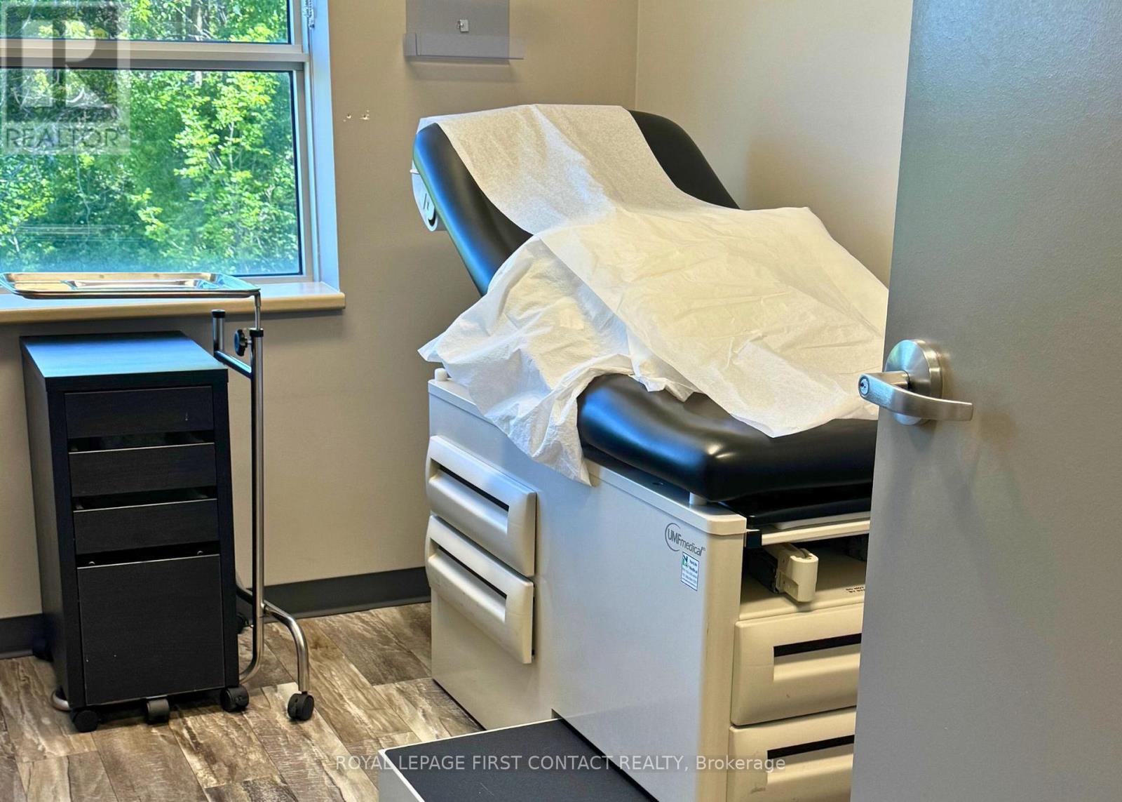 201 - 11 Lakeside Terrace, Barrie, Ontario  L4M 0H9 - Photo 15 - S12330865