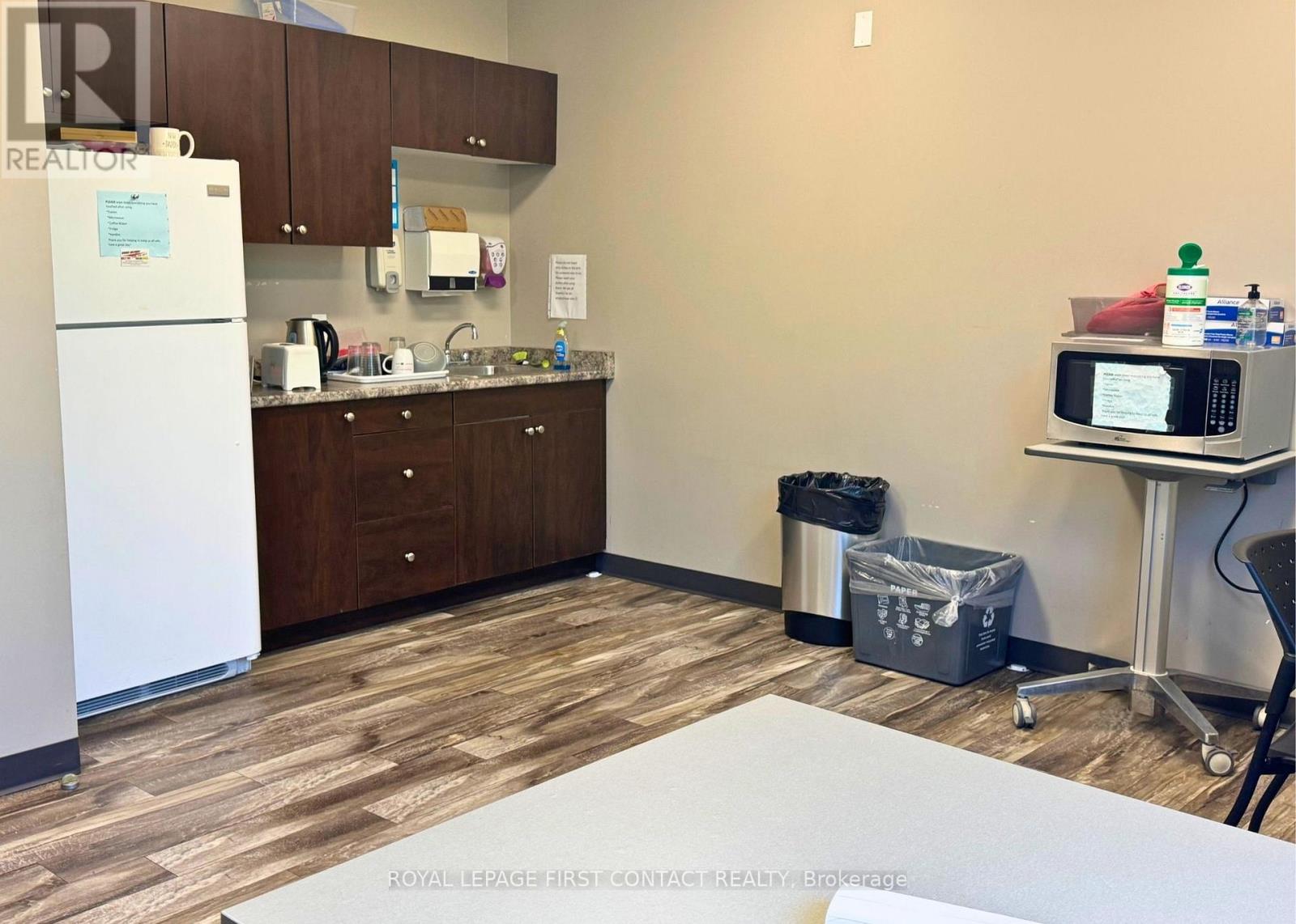 201 - 11 Lakeside Terrace, Barrie, Ontario  L4M 0H9 - Photo 19 - S12330865