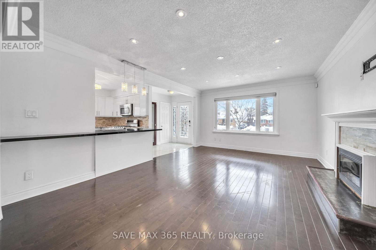 Main - 202 Renforth Drive, Toronto, Ontario  M9C 2K7 - Photo 8 - W12699114