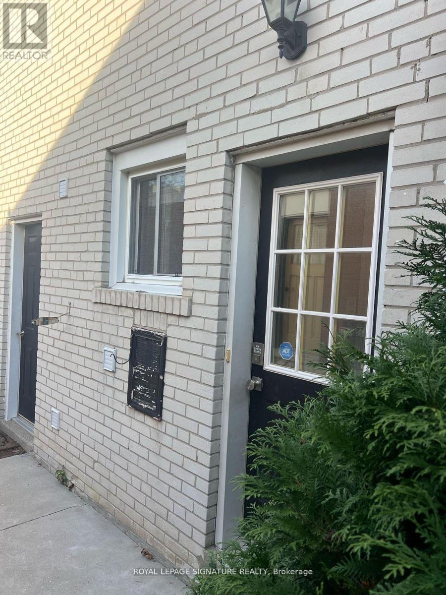 Bsmt - 1040 Runningbrook Drive, Mississauga, Ontario  L4Y 2T2 - Photo 3 - W12708470