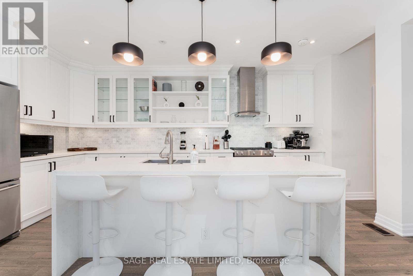 135 Macdonell Avenue, Toronto, Ontario  M6R 2A4 - Photo 2 - W12708492