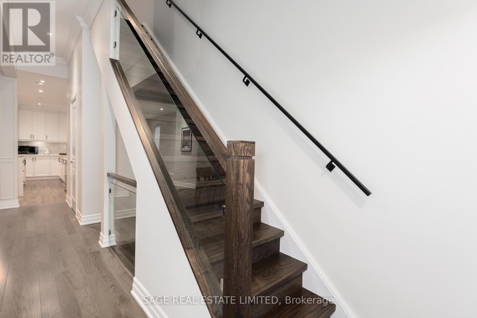 135 Macdonell Avenue, Toronto, Ontario  M6R 2A4 - Photo 23 - W12708492