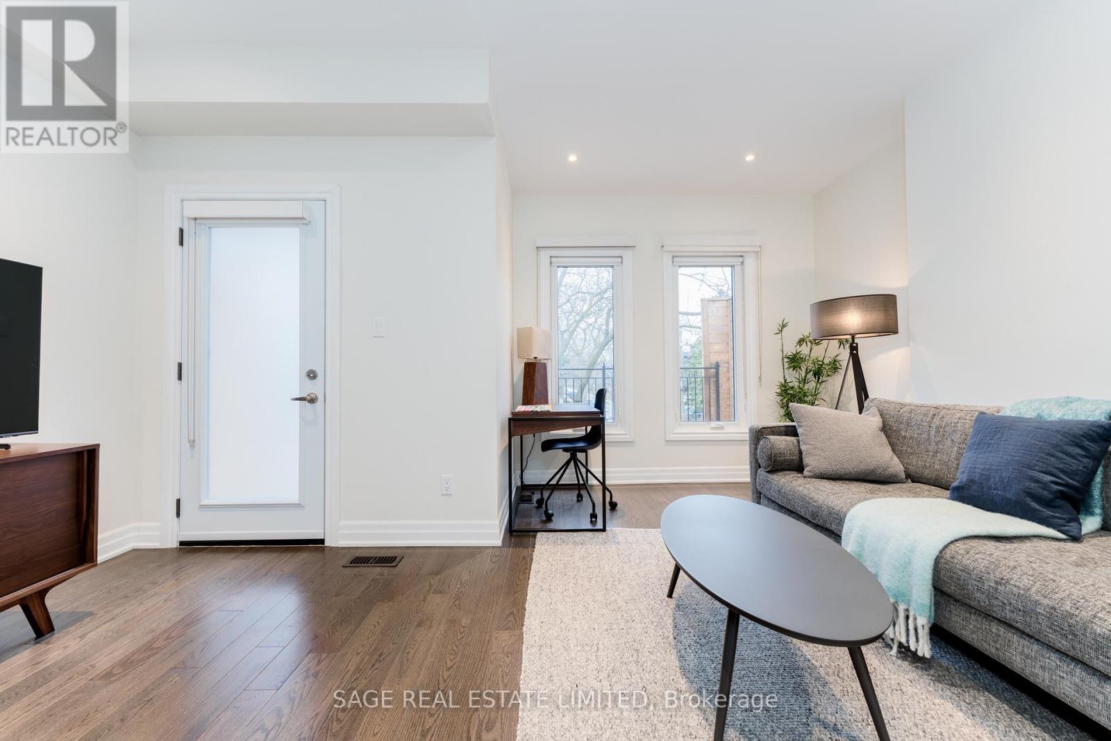 135 Macdonell Avenue, Toronto, Ontario  M6R 2A4 - Photo 25 - W12708492