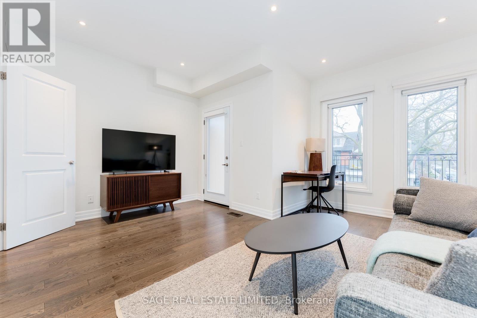 135 Macdonell Avenue, Toronto, Ontario  M6R 2A4 - Photo 26 - W12708492