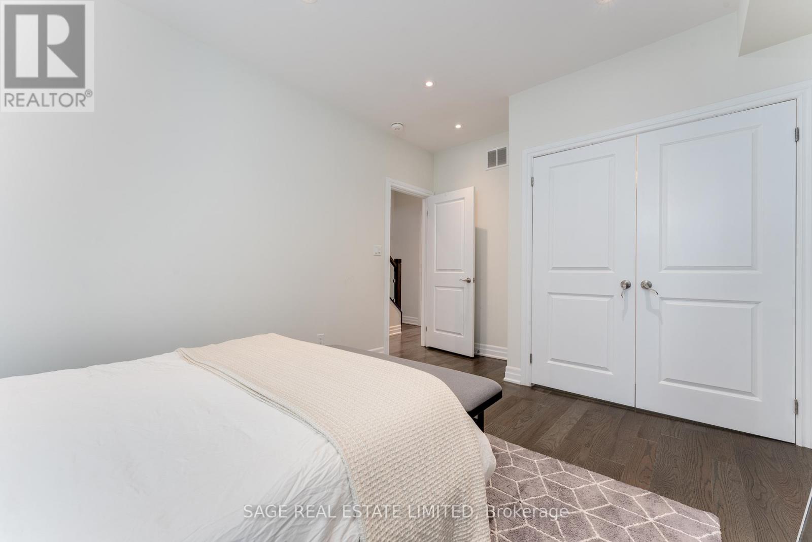 135 Macdonell Avenue, Toronto, Ontario  M6R 2A4 - Photo 31 - W12708492