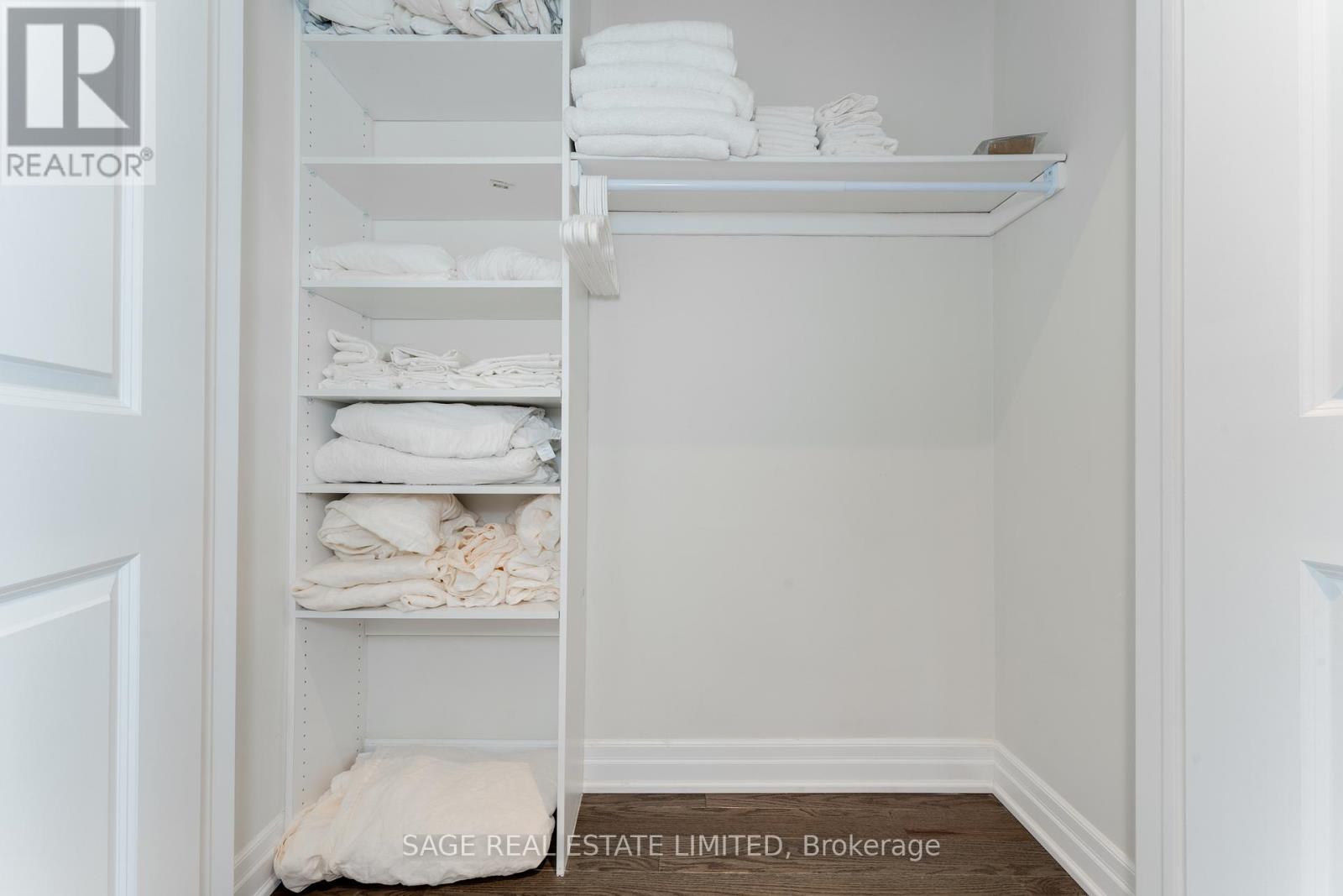 135 Macdonell Avenue, Toronto, Ontario  M6R 2A4 - Photo 38 - W12708492