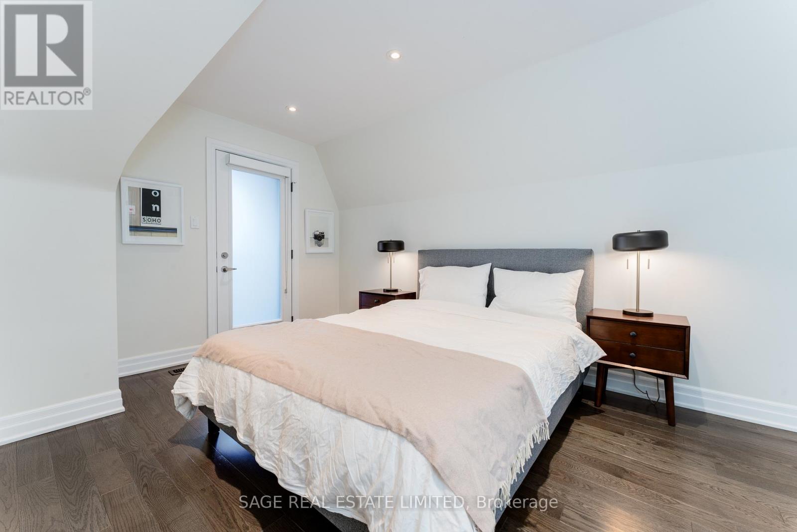 135 Macdonell Avenue, Toronto, Ontario  M6R 2A4 - Photo 4 - W12708492