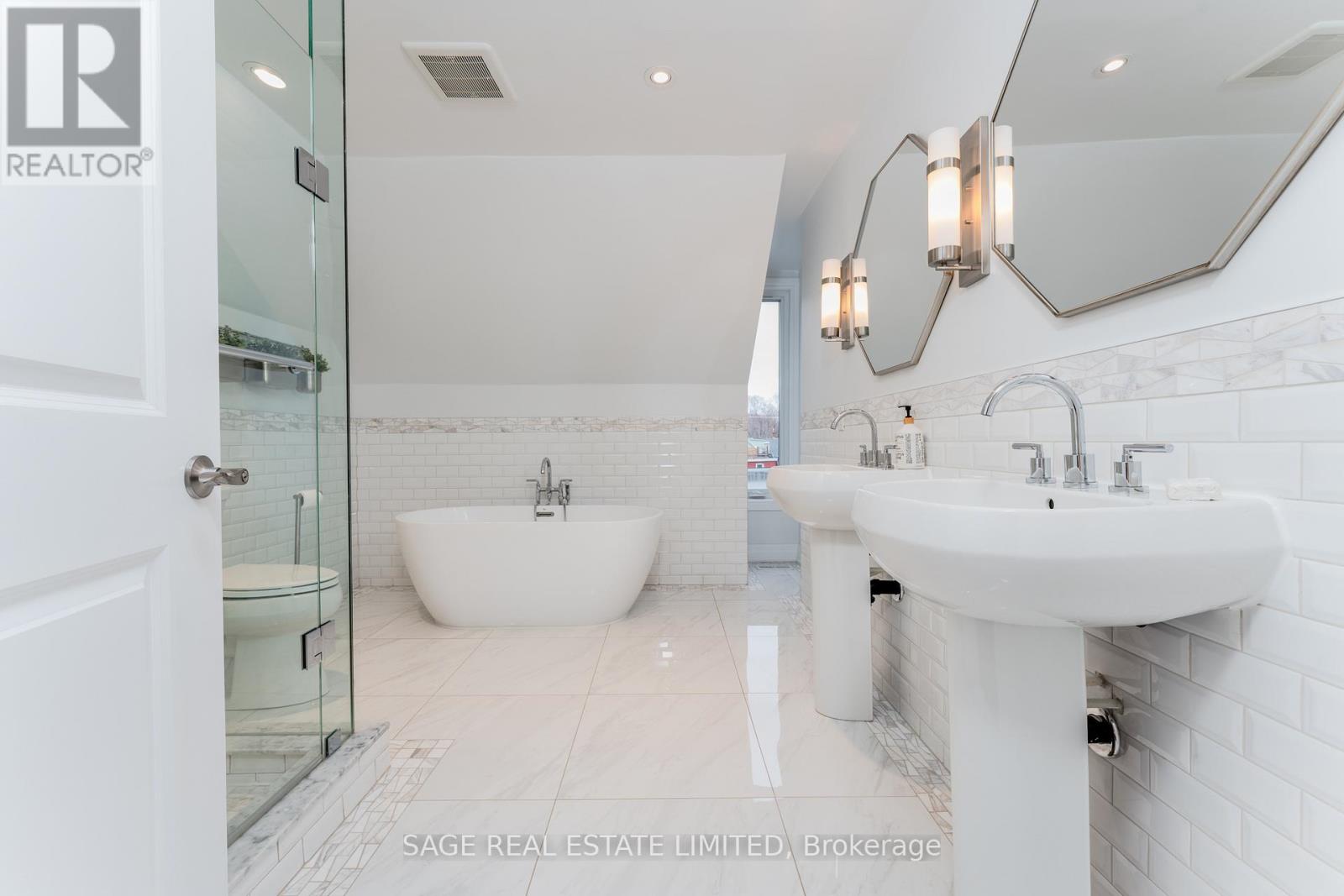 135 Macdonell Avenue, Toronto, Ontario  M6R 2A4 - Photo 42 - W12708492