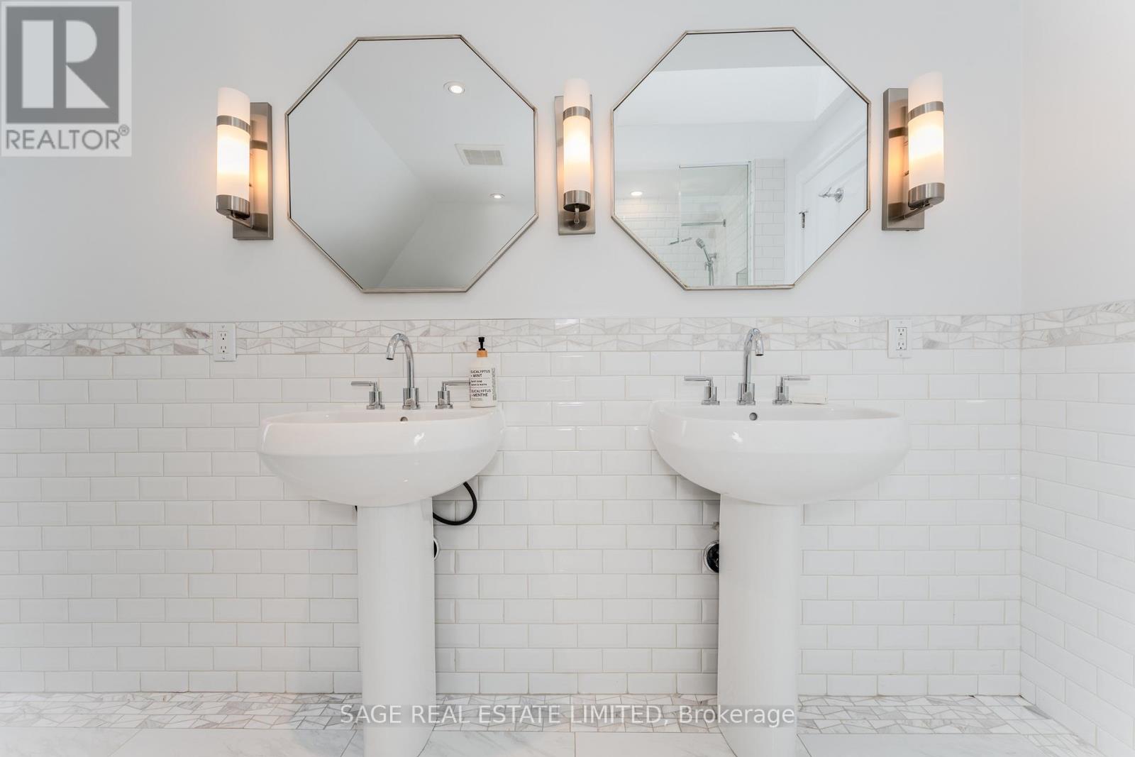 135 Macdonell Avenue, Toronto, Ontario  M6R 2A4 - Photo 43 - W12708492