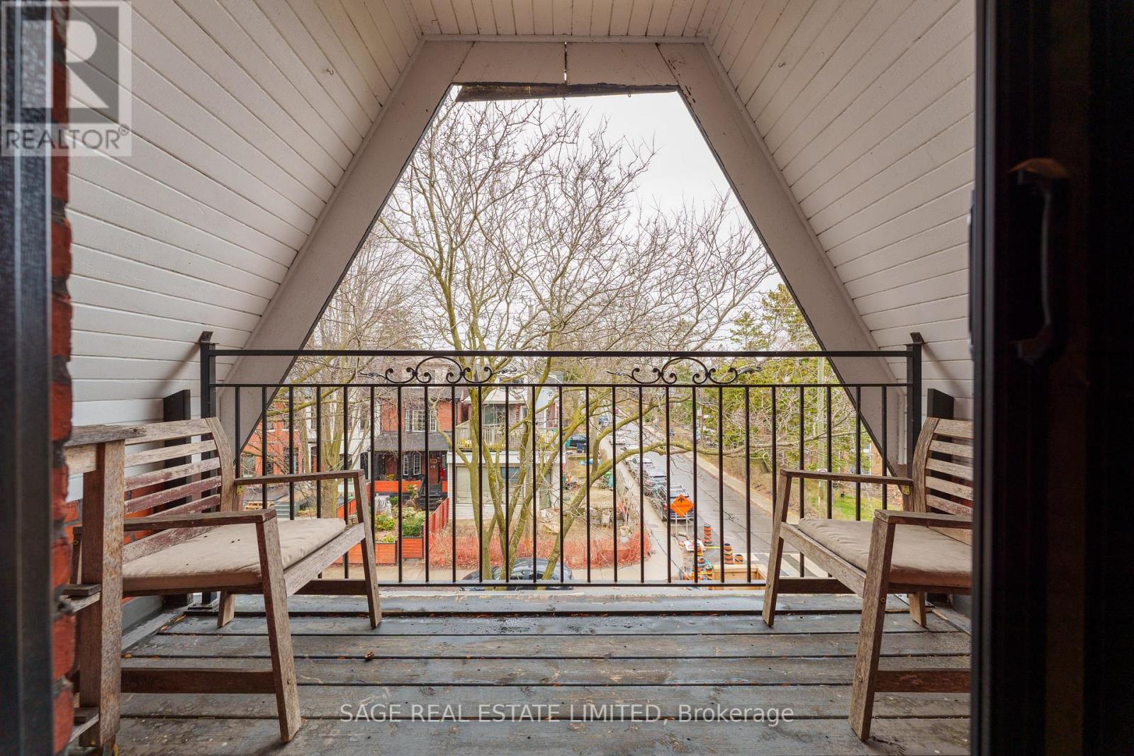 135 Macdonell Avenue, Toronto, Ontario  M6R 2A4 - Photo 45 - W12708492