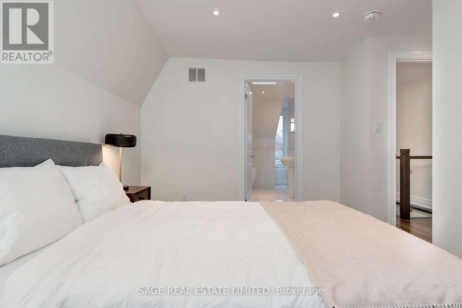 135 Macdonell Avenue, Toronto, Ontario  M6R 2A4 - Photo 46 - W12708492