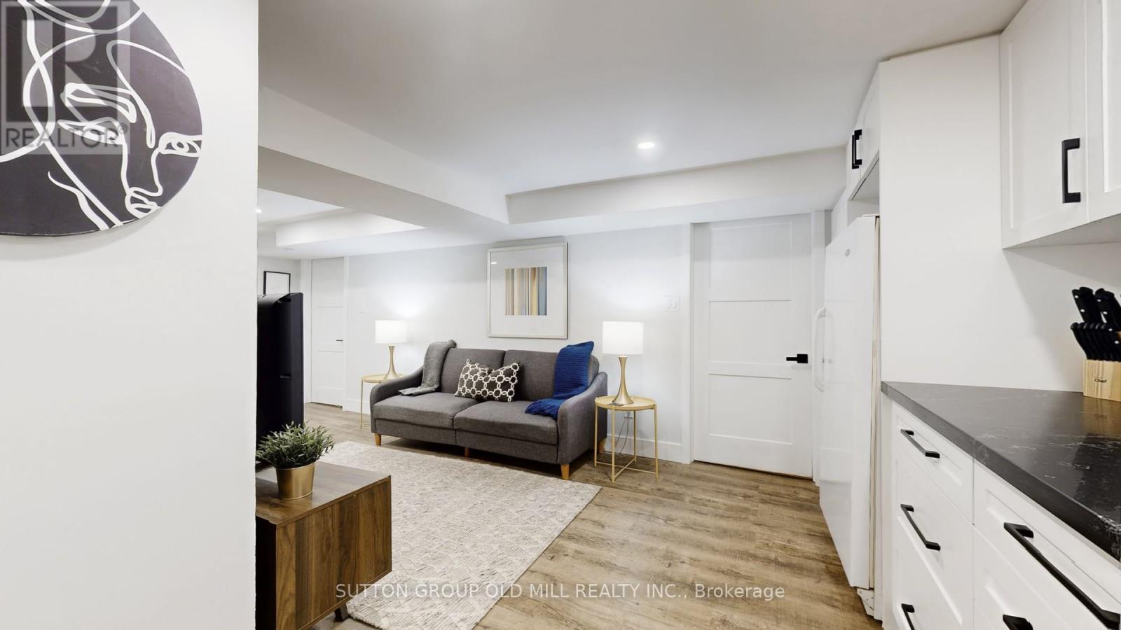 Lower - 11 Fulford Place, Toronto, Ontario  M9R 2V9 - Photo 12 - W12708542