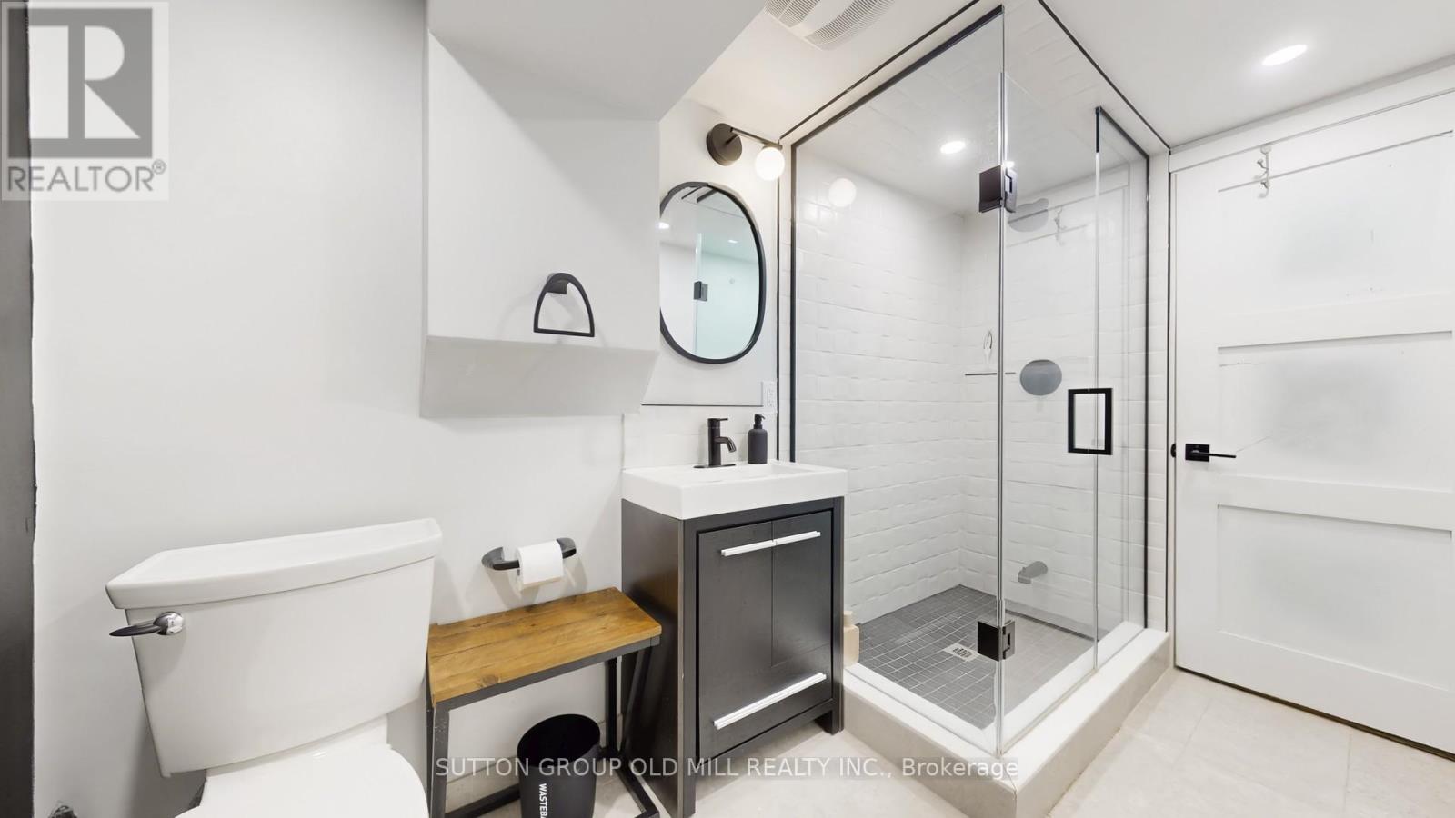 Lower - 11 Fulford Place, Toronto, Ontario  M9R 2V9 - Photo 18 - W12708542