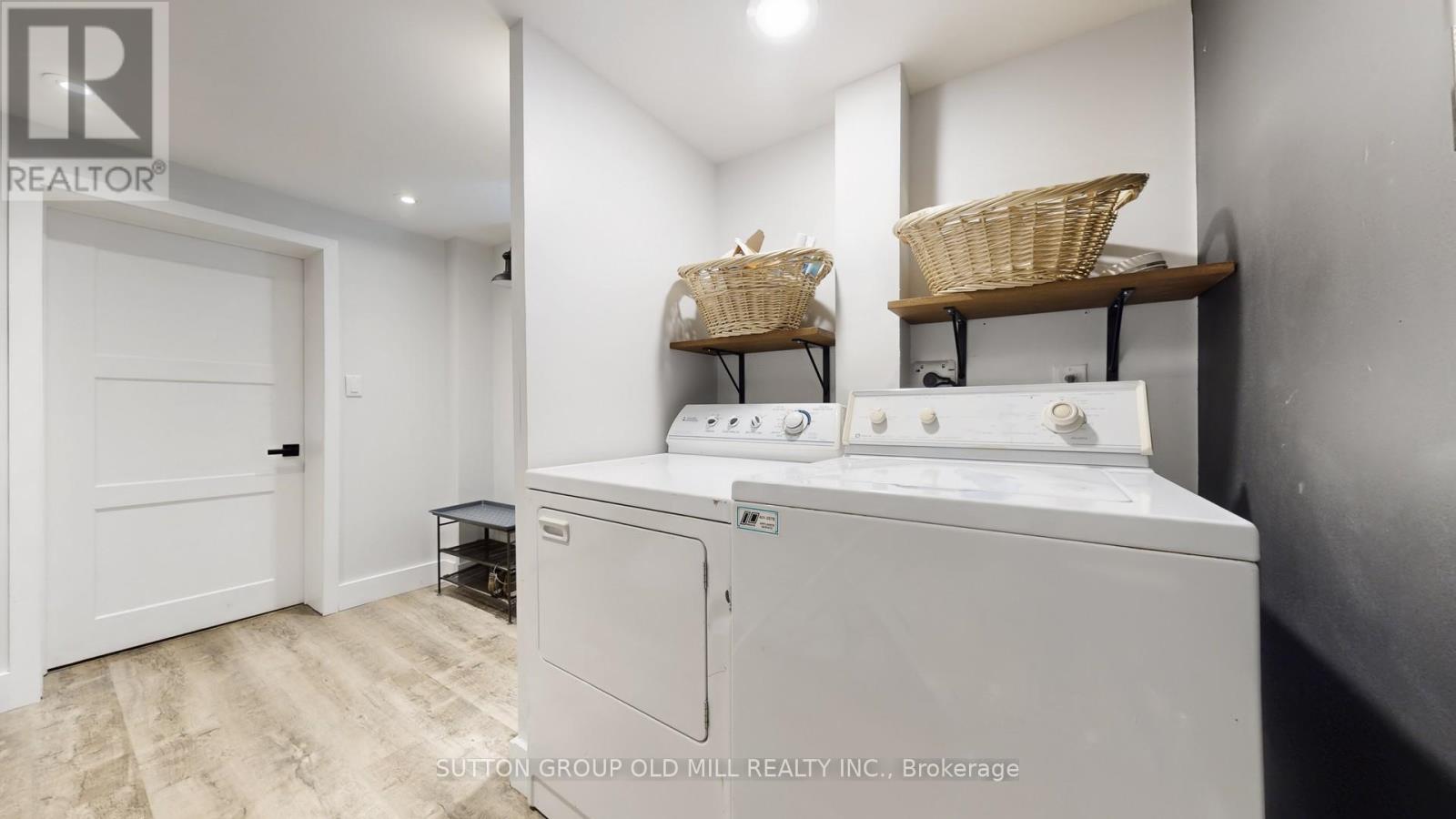 Lower - 11 Fulford Place, Toronto, Ontario  M9R 2V9 - Photo 23 - W12708542