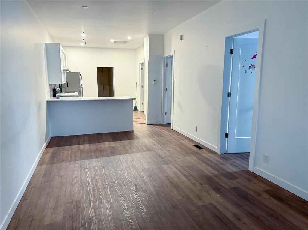 564 Beverley Street, Winnipeg, Manitoba  R3G 1V2 - Photo 2 - 202600995