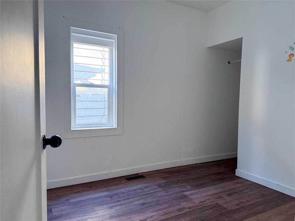 564 Beverley Street, Winnipeg, Manitoba  R3G 1V2 - Photo 6 - 202600995