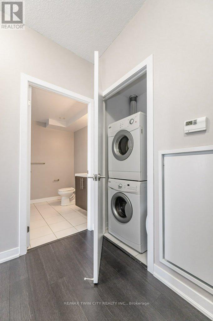 402 - 85 Duke Street, Kitchener, Ontario  N2G 1A6 - Photo 19 - X12708454