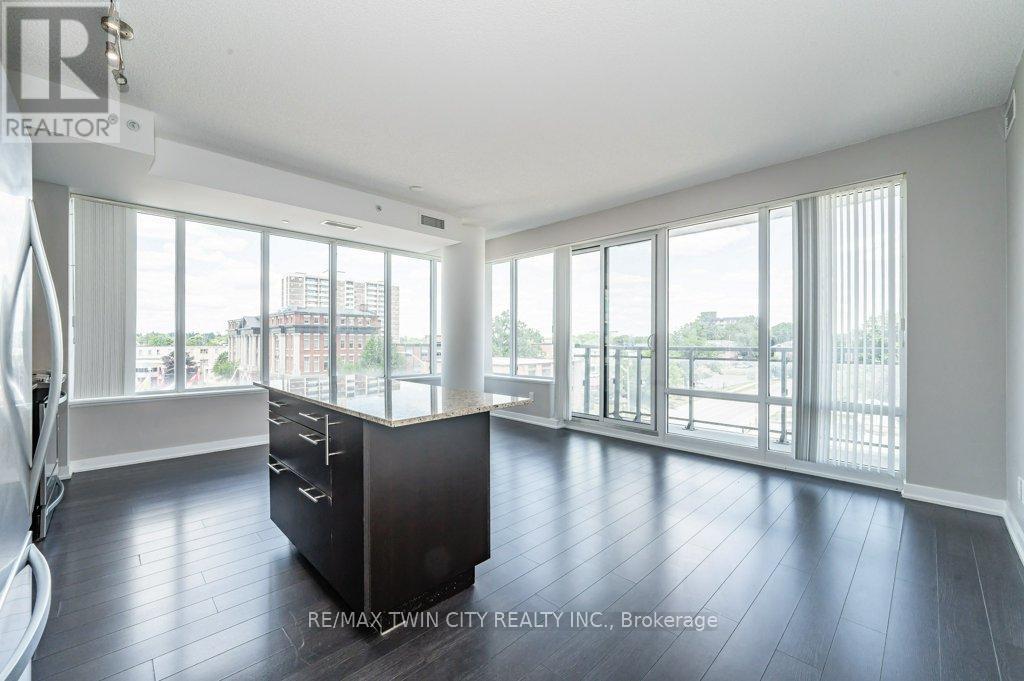 402 - 85 Duke Street, Kitchener, Ontario  N2G 1A6 - Photo 5 - X12708454