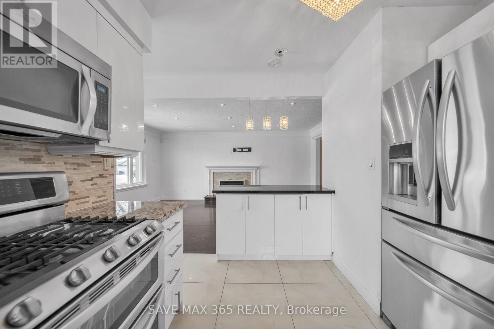 Main - 202 Renforth Drive, Toronto, Ontario  M9C 2K7 - Photo 25 - W12699114