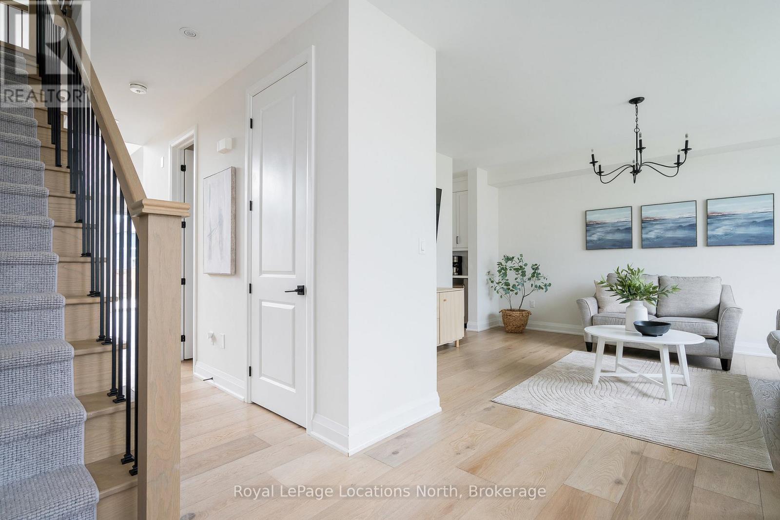 104 Stillwater Crescent, Blue Mountains, Ontario  L9Y 4P5 - Photo 2 - X12708654