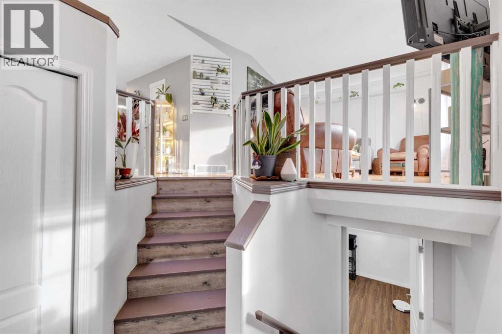 10 Halsall Street, Sylvan Lake, Alberta  T4S 1T4 - Photo 2 - A2273601