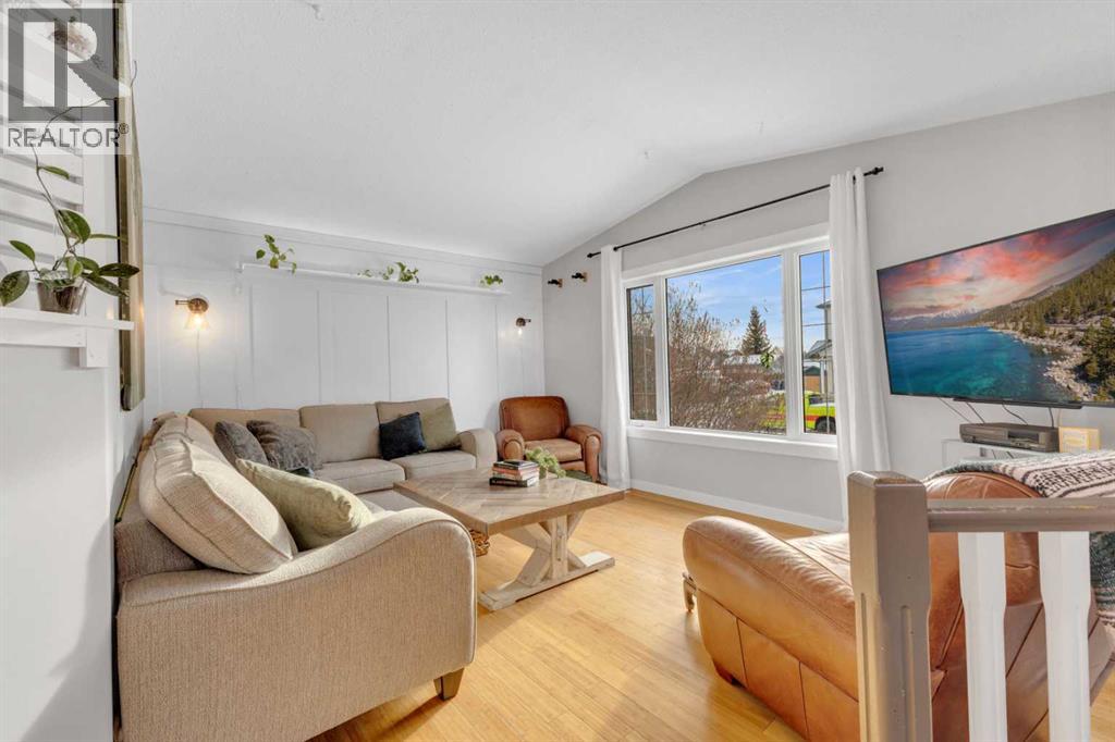 10 Halsall Street, Sylvan Lake, Alberta  T4S 1T4 - Photo 3 - A2273601