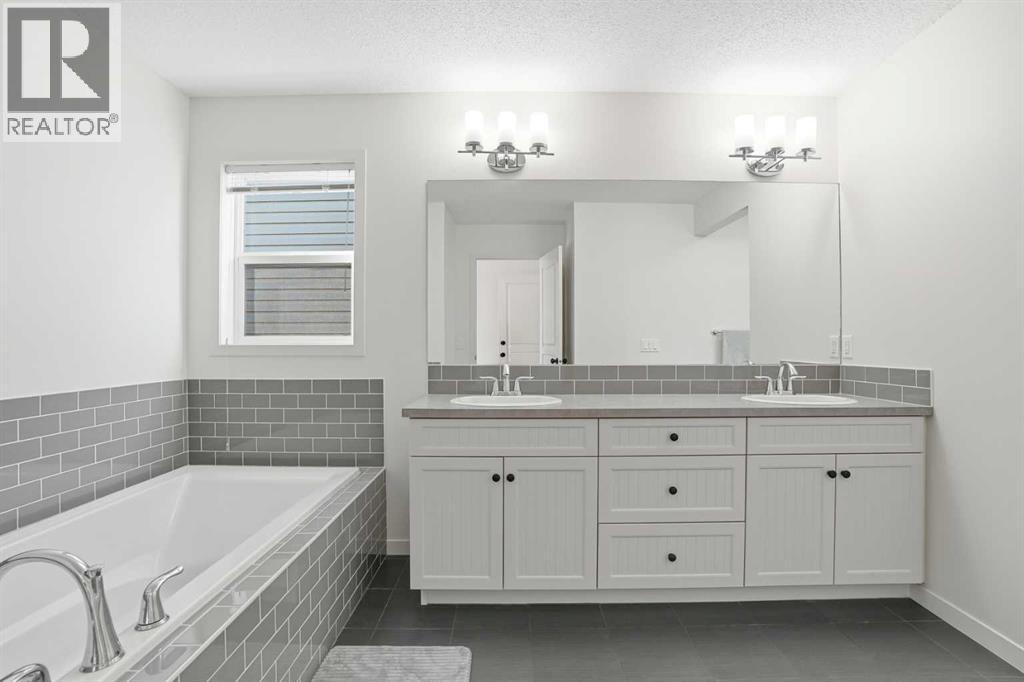 1925 Reunion Terrace Nw, Airdrie, Alberta  T4B 3W5 - Photo 28 - A2274301