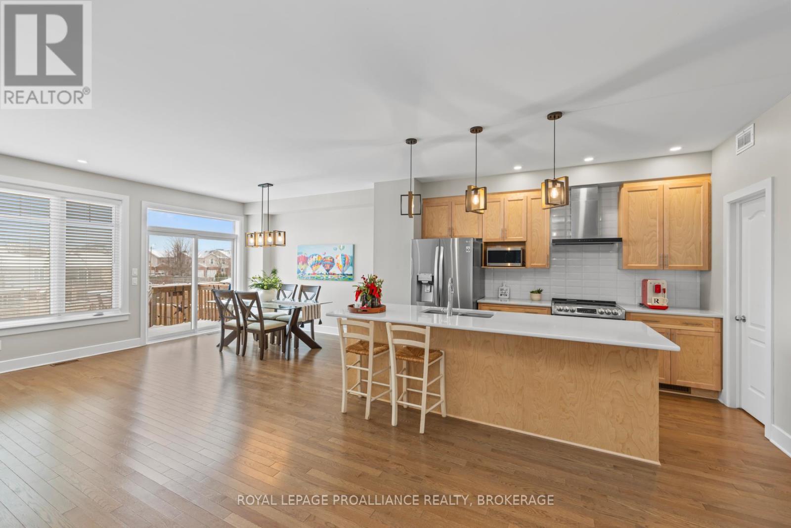 1114 Barrow Avenue, Kingston, Ontario  K7M 0G5 - Photo 3 - X12708704