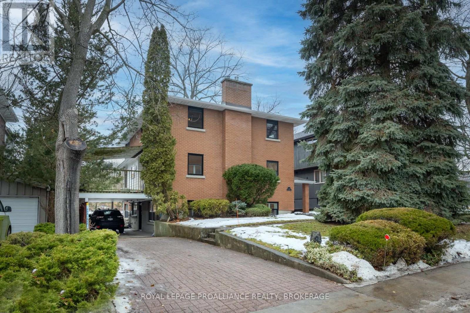 84 Beverley Street, Kingston, Ontario  K7L 3Y6 - Photo 2 - X12708782