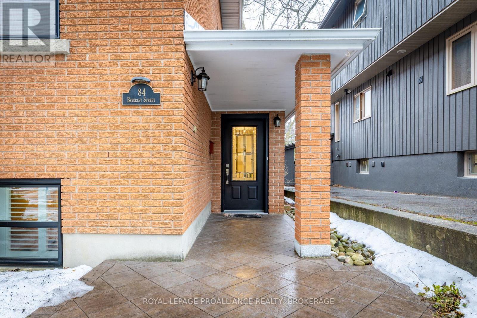 84 Beverley Street, Kingston, Ontario  K7L 3Y6 - Photo 4 - X12708782