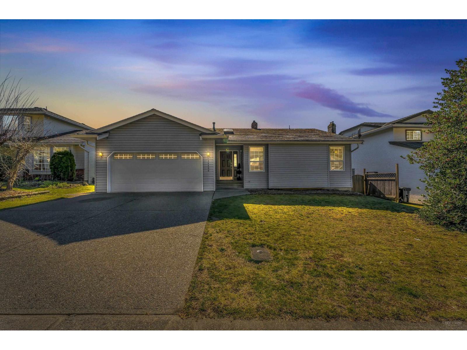 34860 Gleneagles Place, Abbotsford, British Columbia  V2S 7G5 - Photo 1 - R3080097